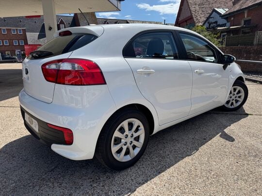 Kia Rio 1