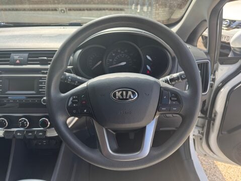 Kia Rio 1 12
