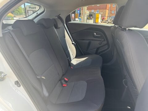 Kia Rio 1 13