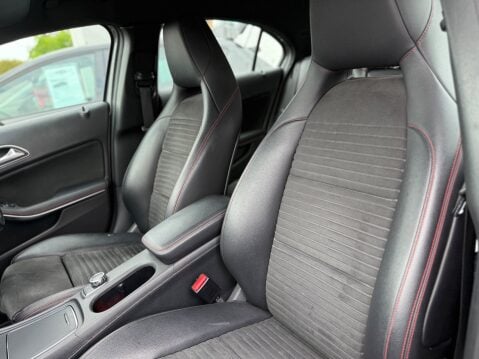 Mercedes-Benz A Class A 180 D AMG LINE PREMIUM 11