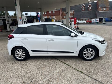 Hyundai i20 1.2 MPI GO 8