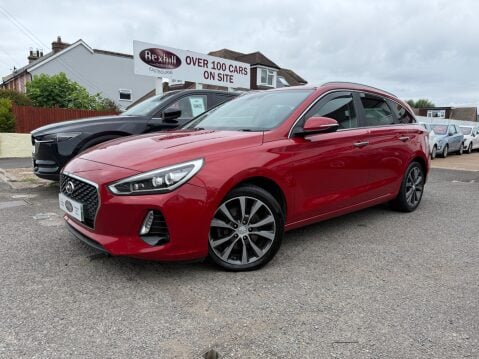 Hyundai i30 CRDI PREMIUM 1