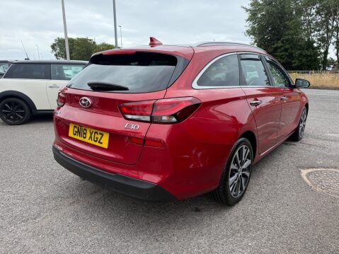 Hyundai i30 CRDI PREMIUM 5