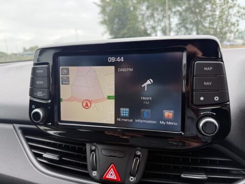 Hyundai i30 CRDI PREMIUM 13