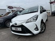 Toyota Yaris VVT-I ICON TECH [NAV] 2