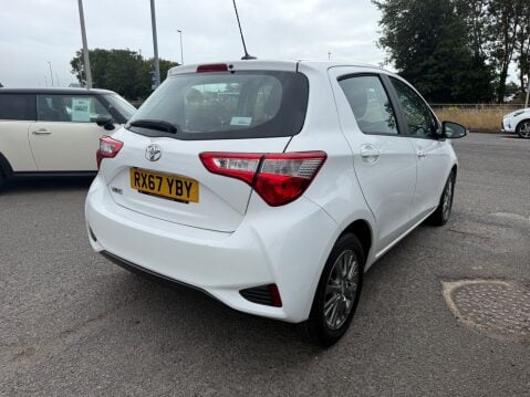 Toyota Yaris VVT-I ICON TECH [NAV] 5