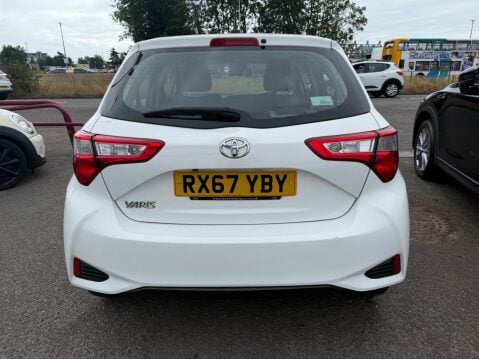 Toyota Yaris VVT-I ICON TECH [NAV] 6