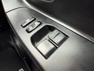 Toyota Yaris VVT-I ICON TECH [NAV] 22