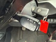 Toyota Yaris VVT-I ICON TECH [NAV] 23