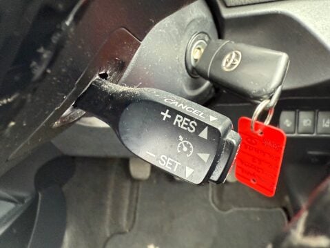 Toyota Yaris VVT-I ICON TECH [NAV] 23