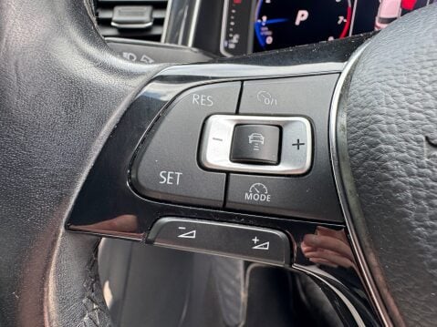 Volkswagen T-Roc SEL TSI 4MOTION DSG 13