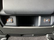 Land Rover Discovery 3.0 SDV6 LANDMARK AUTOMATIC 7 SEATER 32