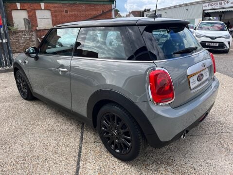 Mini Hatch 1.5 D COOPER 9