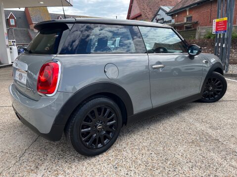 Mini Hatch 1.5 D COOPER 2