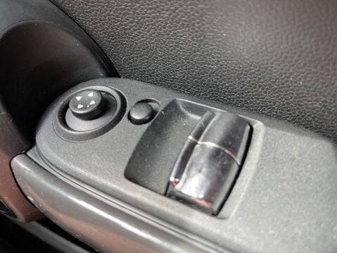 Mini Hatch 1.5 D COOPER 24