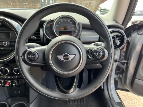 Mini Hatch 1.5 D COOPER 12