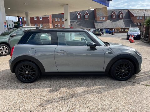 Mini Hatch 1.5 D COOPER 10