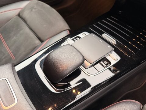 Mercedes-Benz A Class A 180 D AMG LINE EXECUTIVE 19