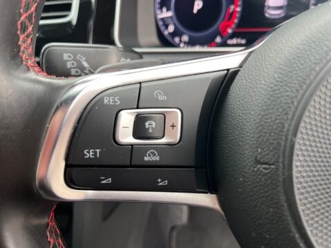 Volkswagen Golf 2.0 TSI GTI DSG 14