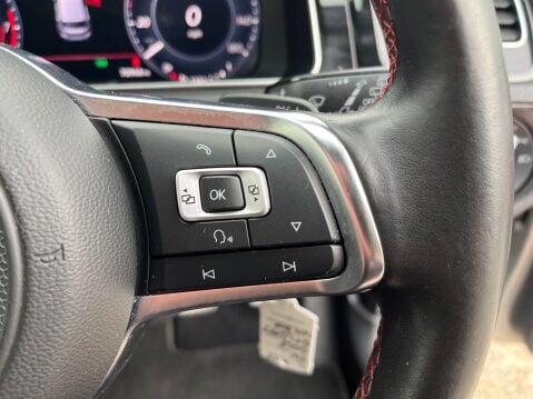 Volkswagen Golf 2.0 TSI GTI DSG 15