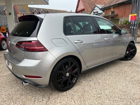 Volkswagen Golf 2.0 TSI GTI DSG 2