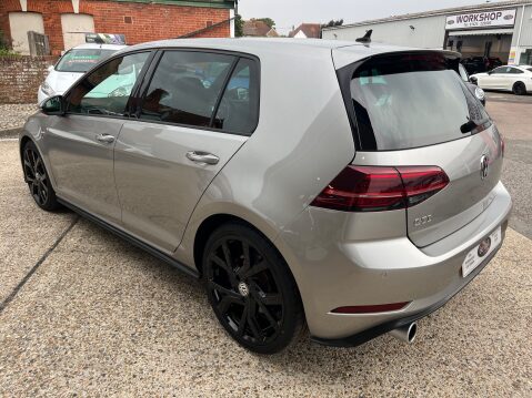 Volkswagen Golf 2.0 TSI GTI DSG 11