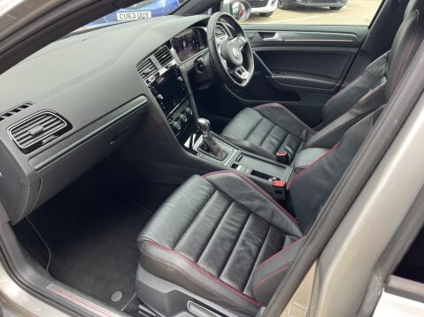 Volkswagen Golf 2.0 TSI GTI DSG 12