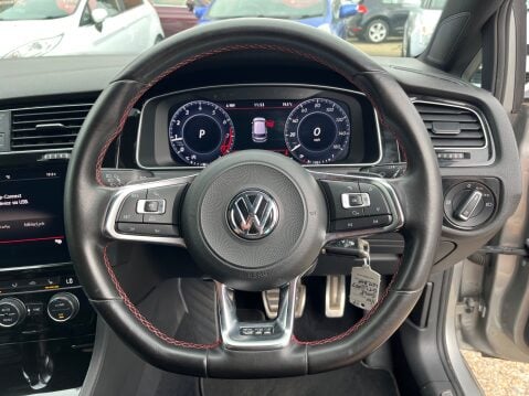 Volkswagen Golf 2.0 TSI GTI DSG 13