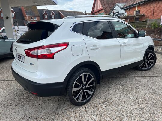 Nissan Qashqai 1.5 DCI TEKNA