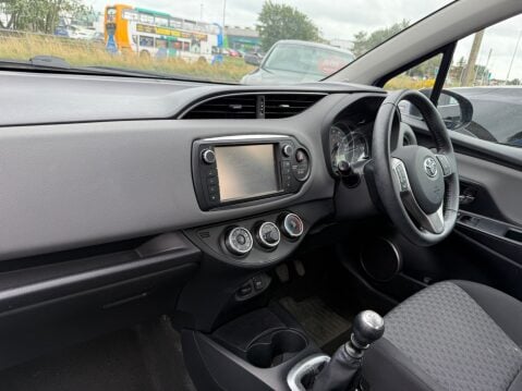 Toyota Yaris VVT-I ICON 10