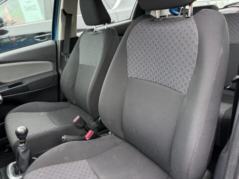 Toyota Yaris VVT-I ICON 9