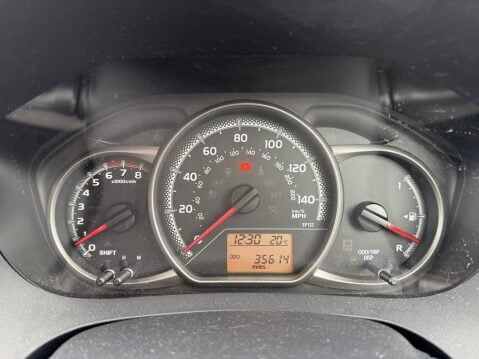 Toyota Yaris VVT-I ICON 17