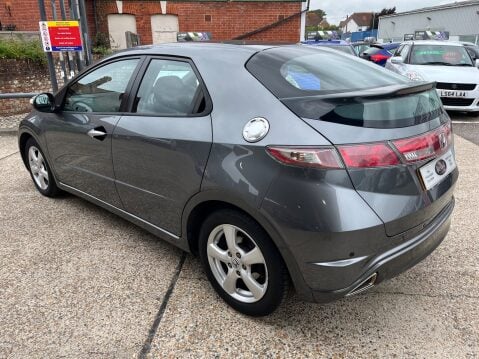 Honda Civic 1.8 I-VTEC SE 11