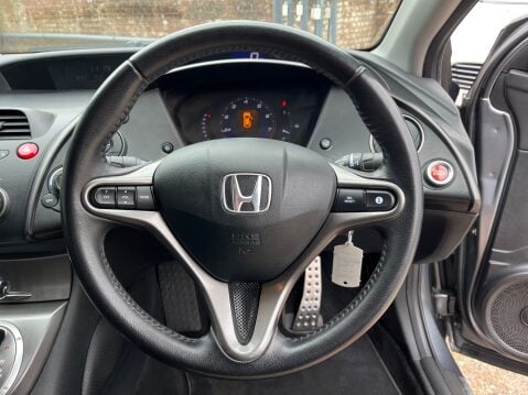 Honda Civic 1.8 I-VTEC SE 13