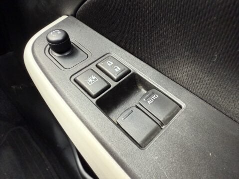 Suzuki Swift SZ-T DUALJET MHEV HYBRID AUTO 22
