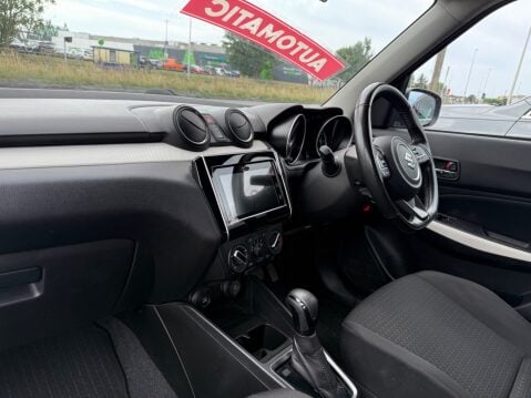 Suzuki Swift SZ-T DUALJET MHEV HYBRID AUTO 9