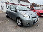 Toyota Yaris TR VVT-I 4