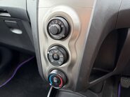 Toyota Yaris TR VVT-I 12