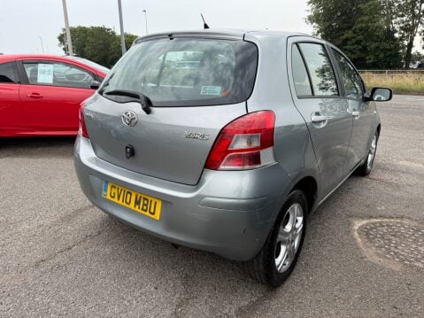 Toyota Yaris TR VVT-I 5