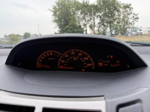 Toyota Yaris TR VVT-I 14