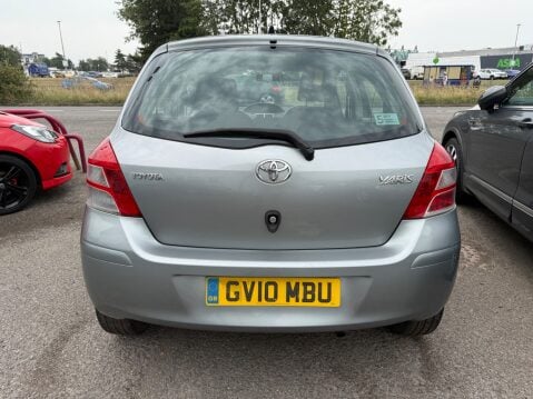 Toyota Yaris TR VVT-I 6