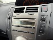 Toyota Yaris TR VVT-I 13