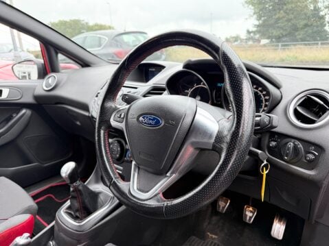 Ford Fiesta ST-LINE RED EDITION 10