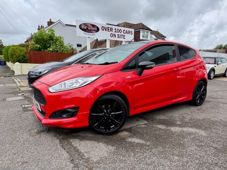 Ford Fiesta ST-LINE RED EDITION
