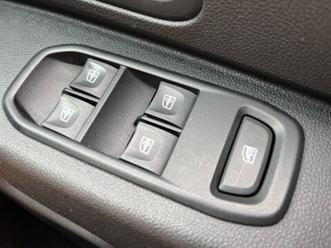 Dacia Duster 1.3 TCE COMFORT 28