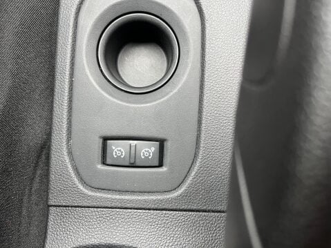 Dacia Duster 1.3 TCE COMFORT 27