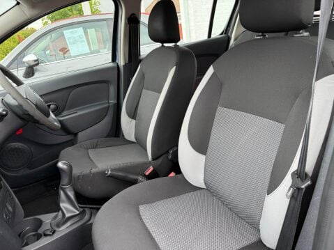 Dacia Sandero AMBIANCE PRIME 11