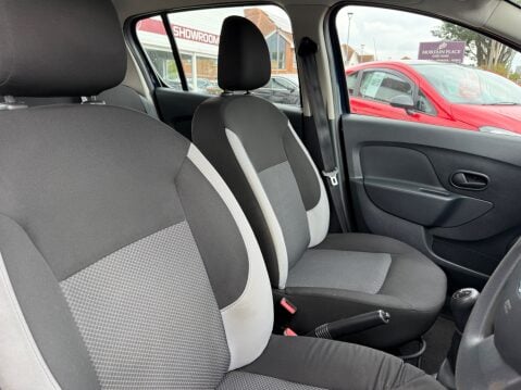 Dacia Sandero AMBIANCE PRIME 12