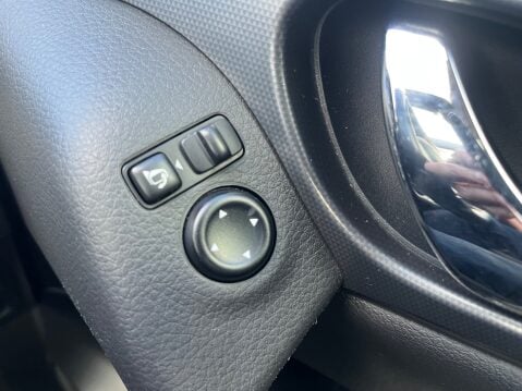 Nissan Qashqai 1.3 DIG-T N-CONNECTA DCT AUTOMATIC 25