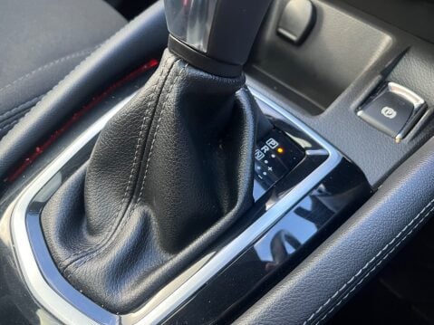 Nissan Qashqai 1.3 DIG-T N-CONNECTA DCT AUTOMATIC 17